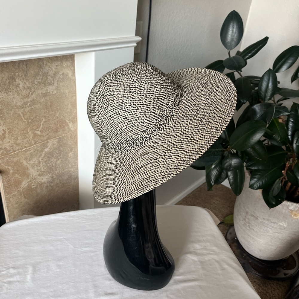 Sunday Black and White Women's Hat